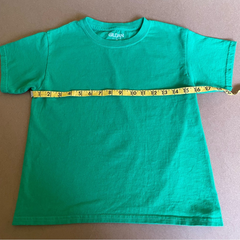 Gildan Green Kids 100% Cotton Short Sleeve Basic T-Shirt - Picture 3 of 6